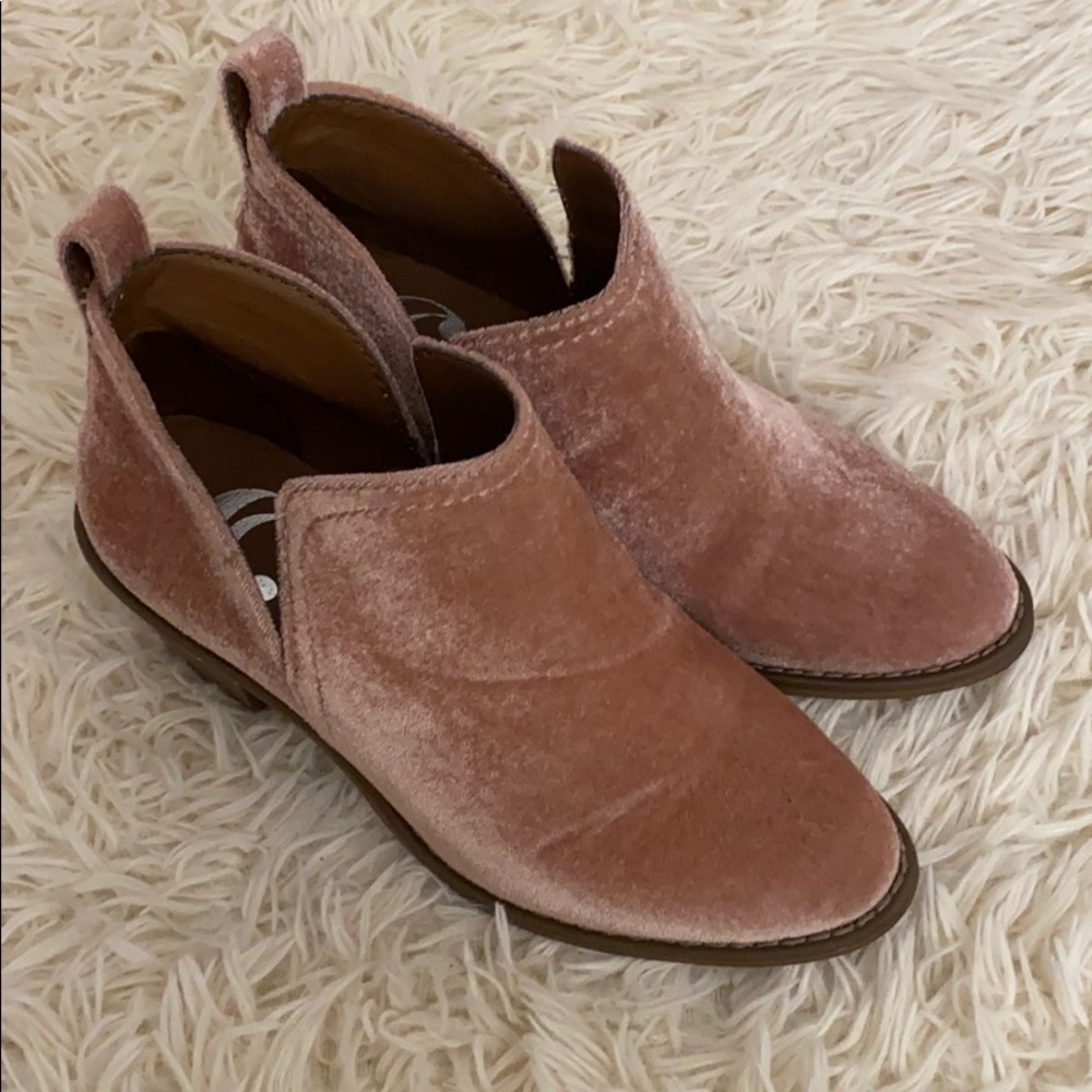 Velvet rose gold bootie